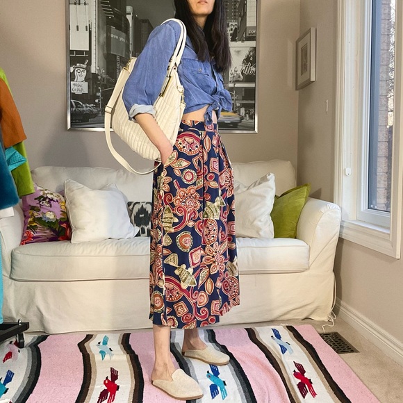 Vintage flowy lightweight folksy print midi skirt - Picture 4 of 14